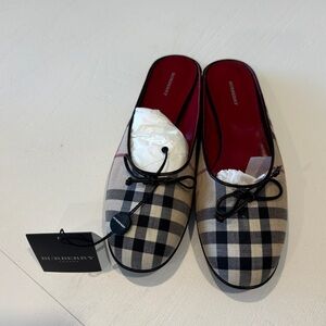 New Women’s Burberry Shoes - 39.5